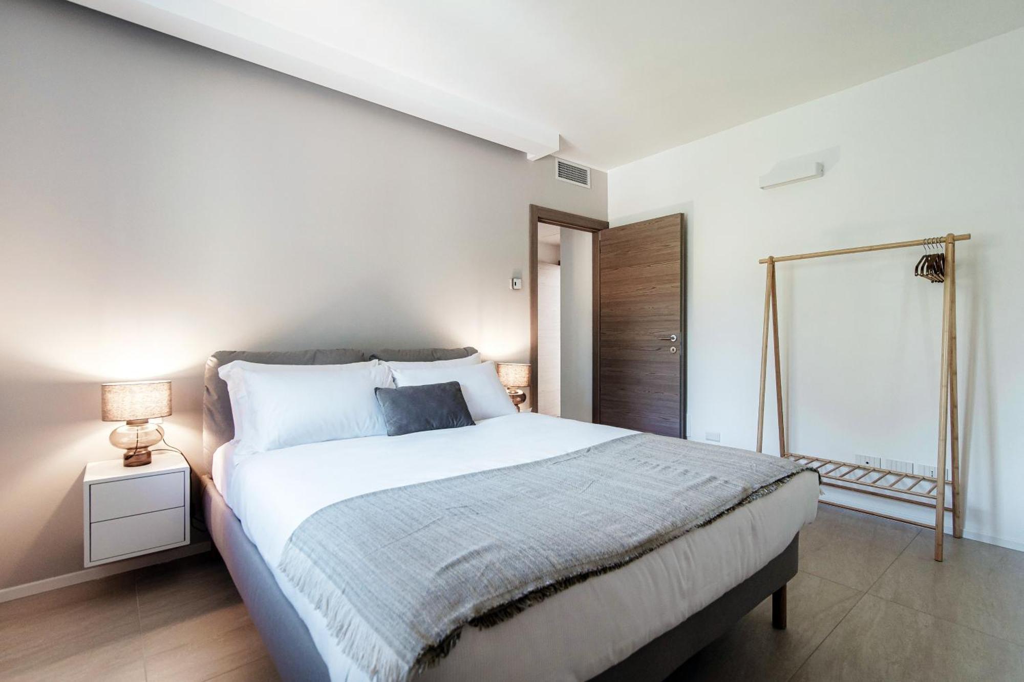 Lario Suite Apartments By Quokka 360 - With Parking Next To Como City Extérieur photo